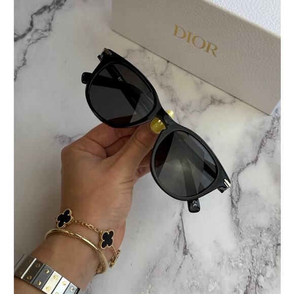 NEW Dior Blacksuit R3I Sunglasses in Black
